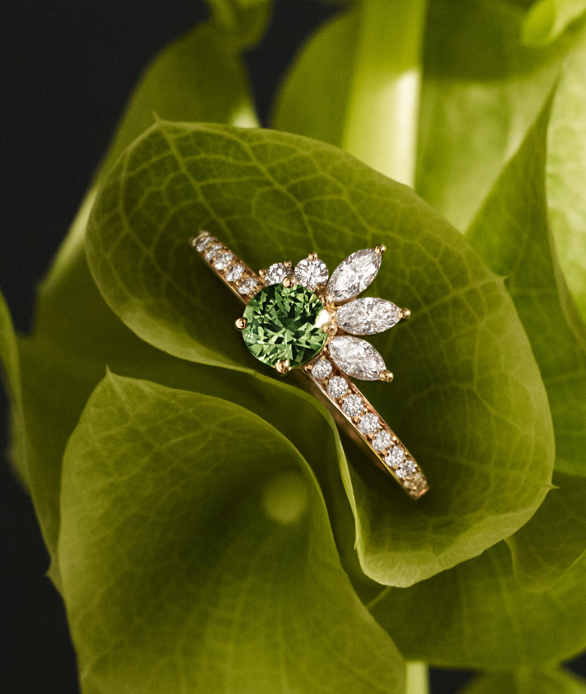 Bague Little EverBloom pavée diamants et saphir vert