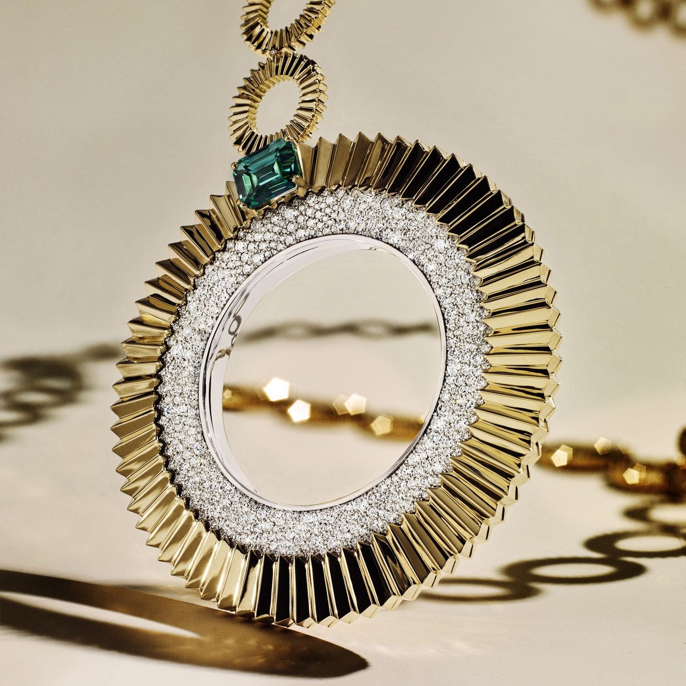 Entaille High Jewelry pendant
