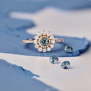 Le saphir bleu gris rejoint la collection permanente